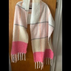 Anthropologie plaid Darby chunky blanket scarf with fringe pink & cream